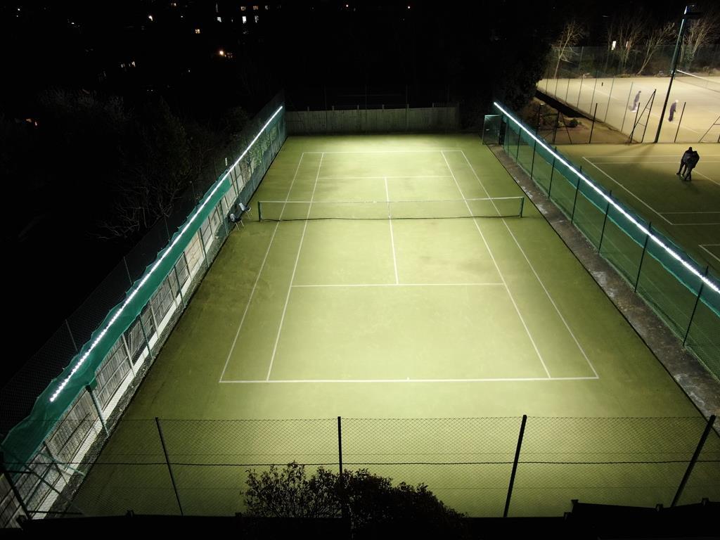 Outstanding visibility with Tweener tennis court LED floodlights